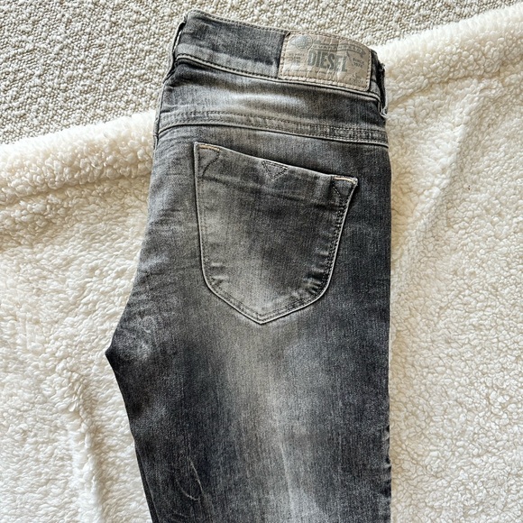 Diesel Women’s Livier Super Slim Jegging - Picture 3 of 4